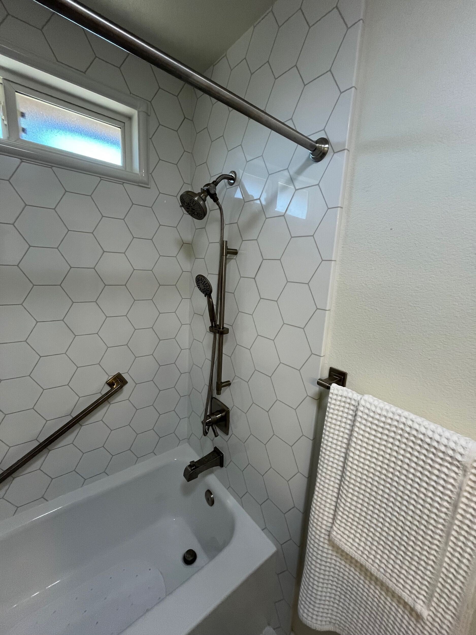 Lazar etched hexagonal pattern